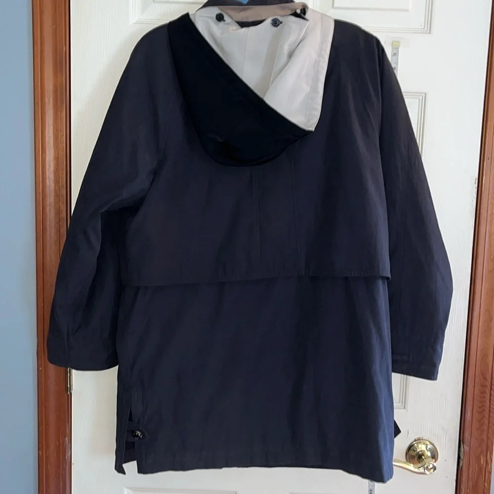 VTG-Hudson Place-M-black-Removable lining hooded jacket/coat with cinched waist.